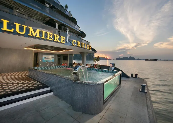 Lumiere Cruise - Illuminating The Art Of Cruising  5*