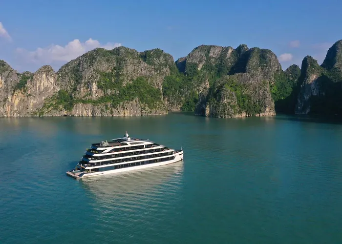 Lumiere Cruise - Illuminating The Art Of Cruising  5*