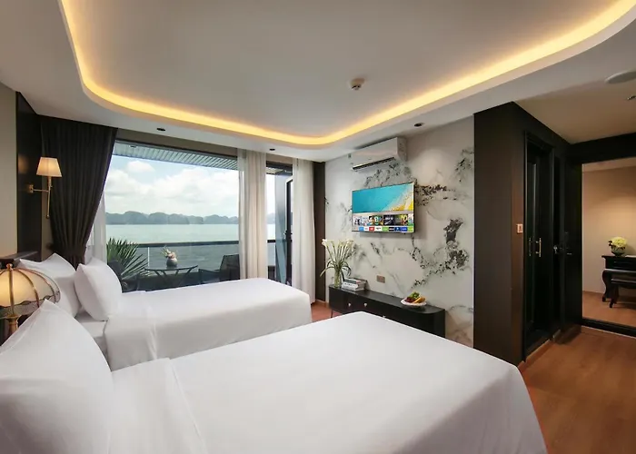 Lumiere Cruise - Illuminating The Art Of Cruising  5*