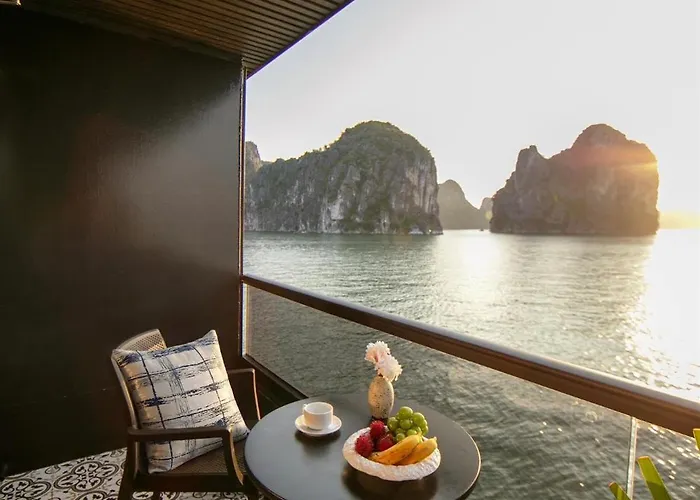 Lumiere Cruise - Illuminating The Art Of Cruising  5*